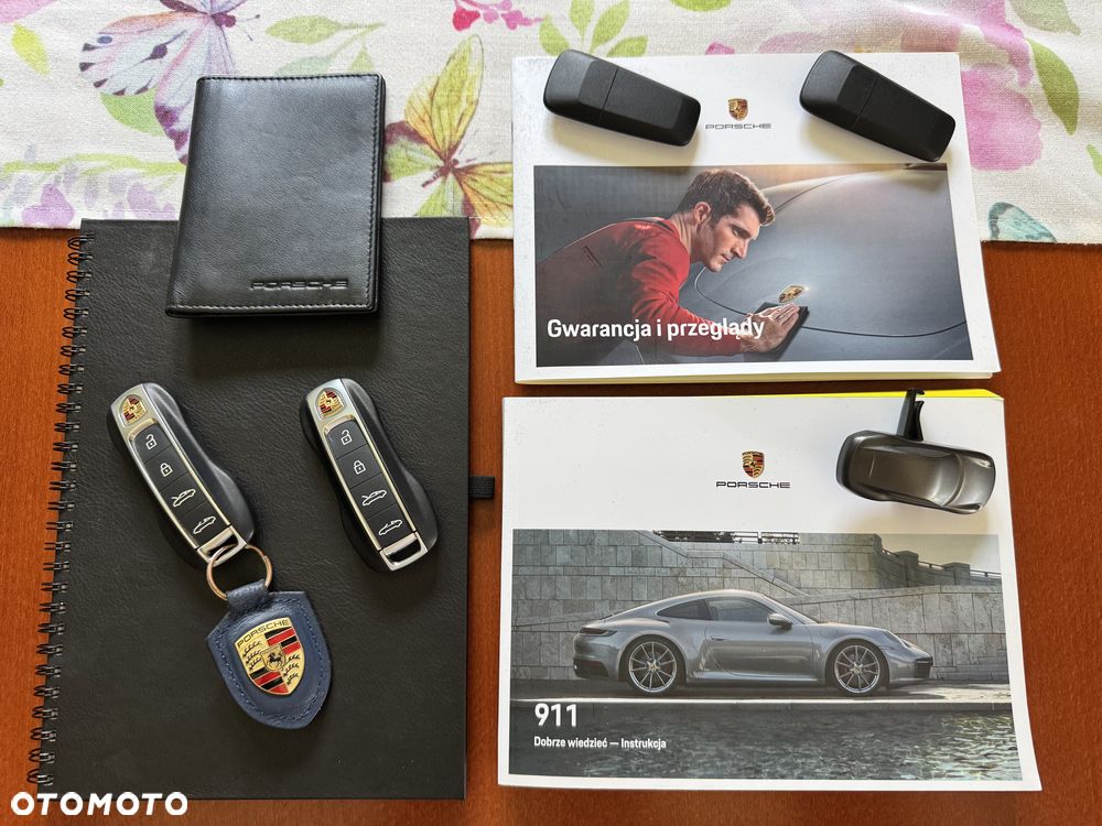 Porsche 911 Targa 4 - 17