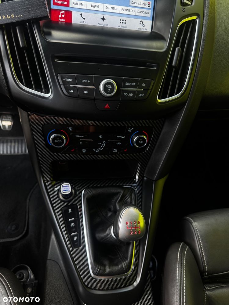 Ford Focus 2.0 EcoBoost ST - 12