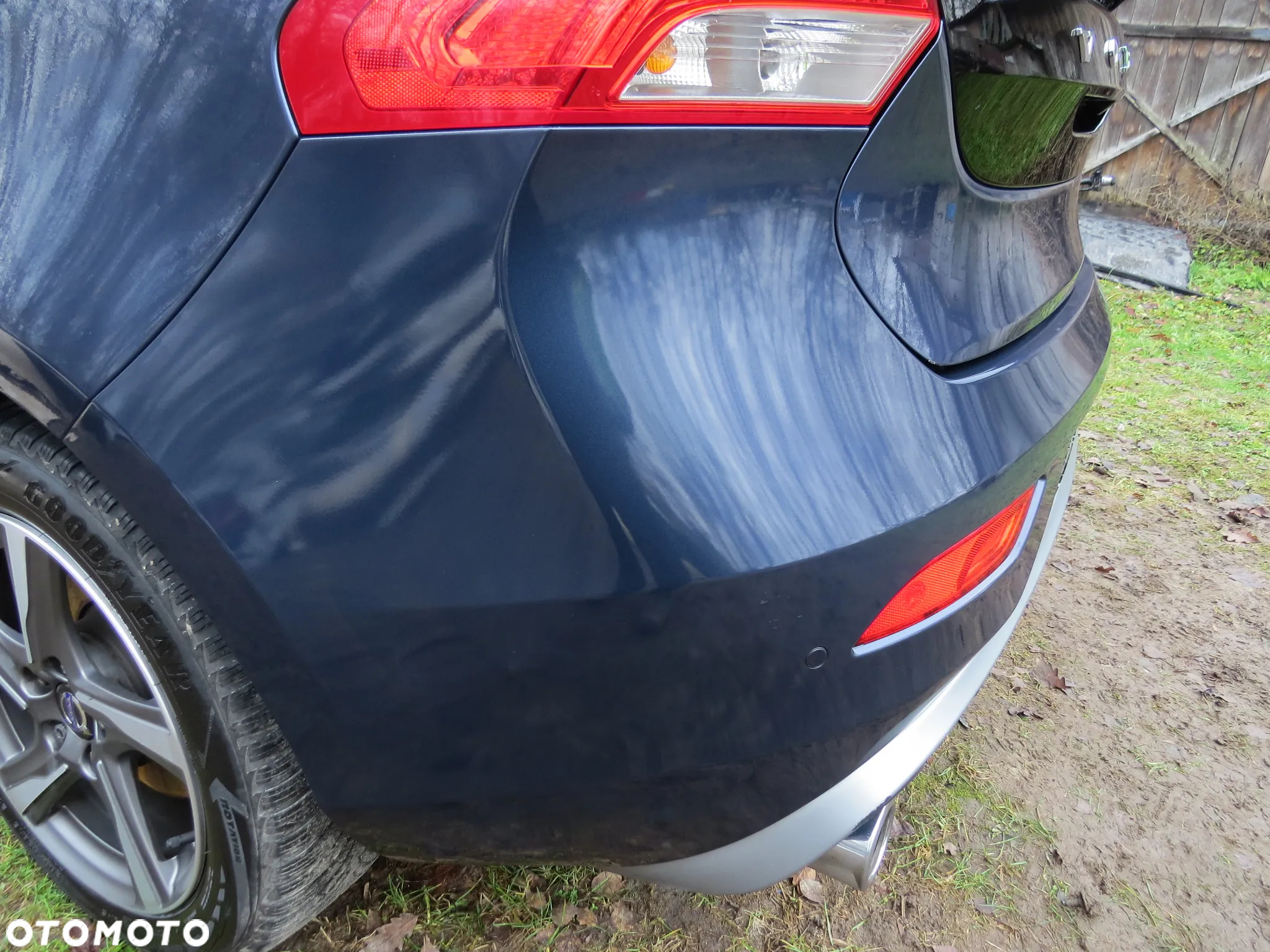 ZDERZAK TYŁ TYLNY R-DESIGN PDC CZUJNIKI 498-46 VOLVO V40 II - 2