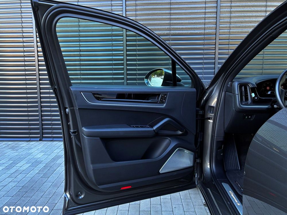 Porsche Cayenne - 20