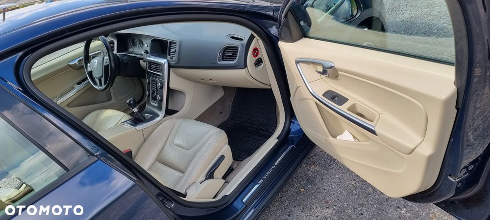 Volvo S60 D3 Summum - 12