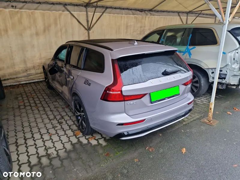 Volvo V60 B4 D Plus Dark - 2
