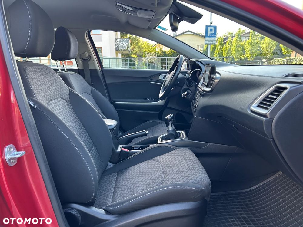 Kia Ceed 1.4 T-GDI M - 19