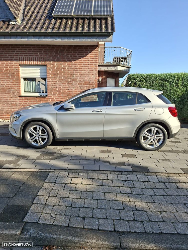 Mercedes-Benz GLA 220 d 4Matic 7G-DCT Urban - 5
