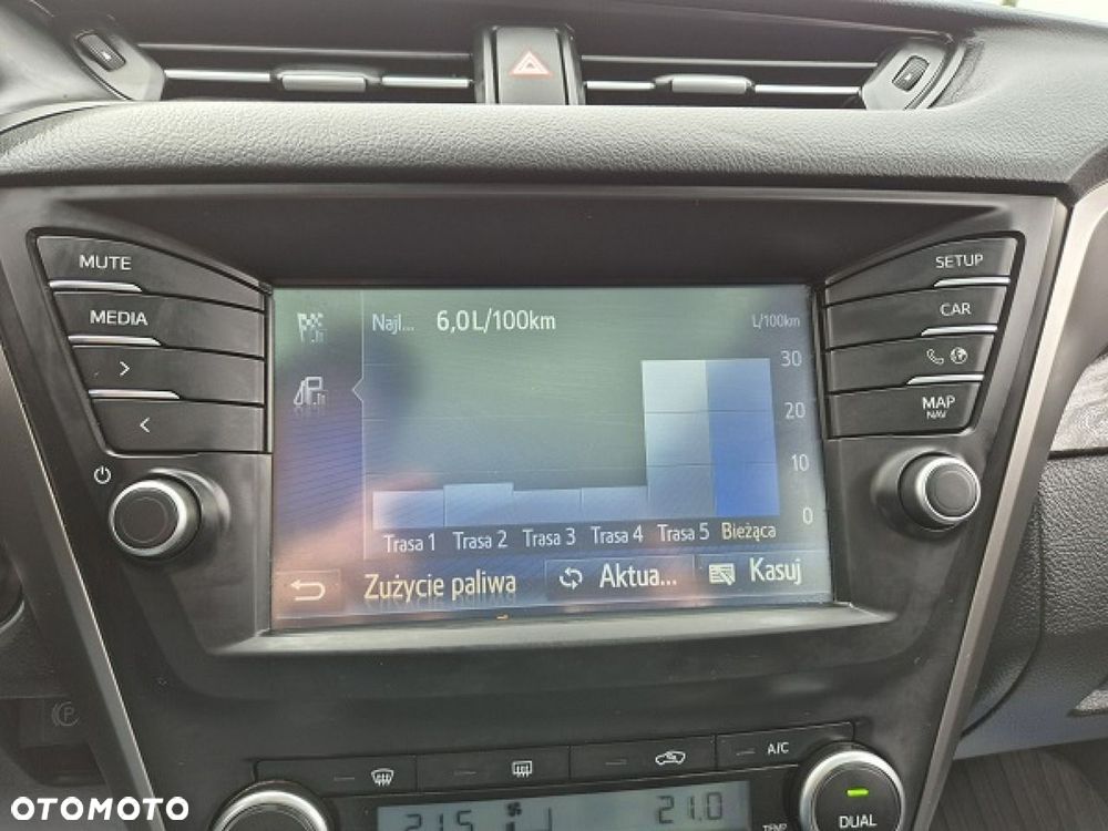 Toyota Avensis - 33
