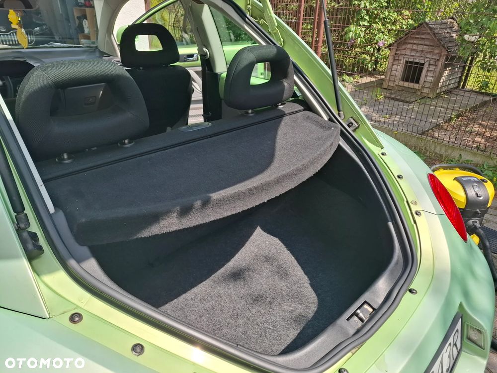 Volkswagen New Beetle - 6