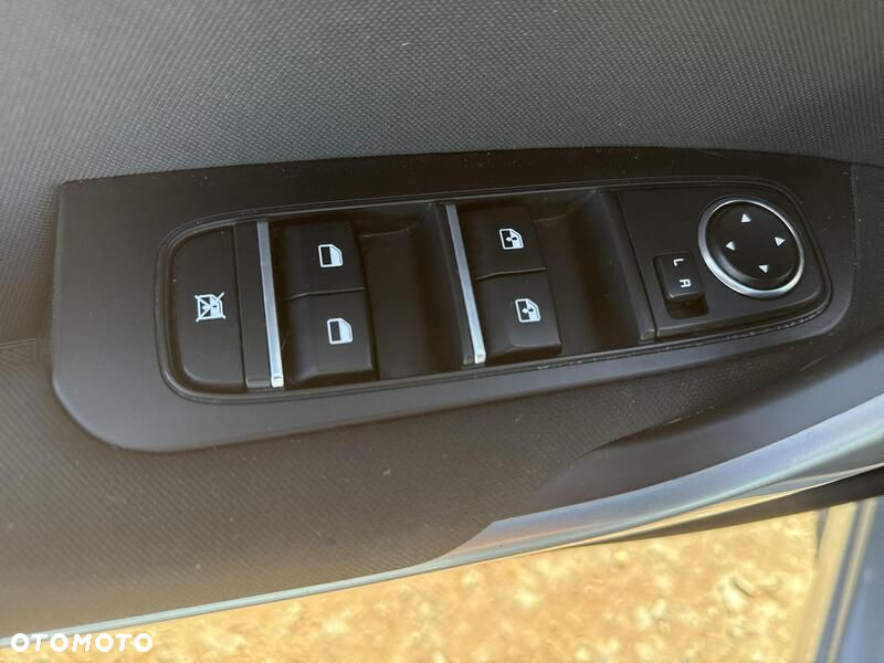 Kia Ceed - 13