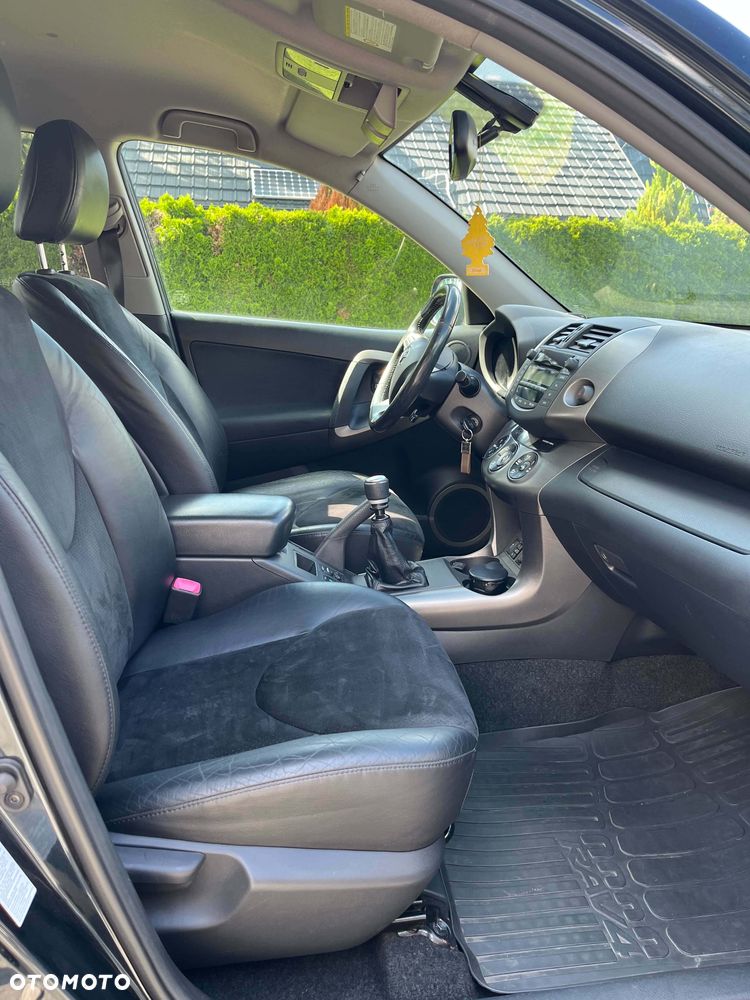 Toyota RAV4 - 7