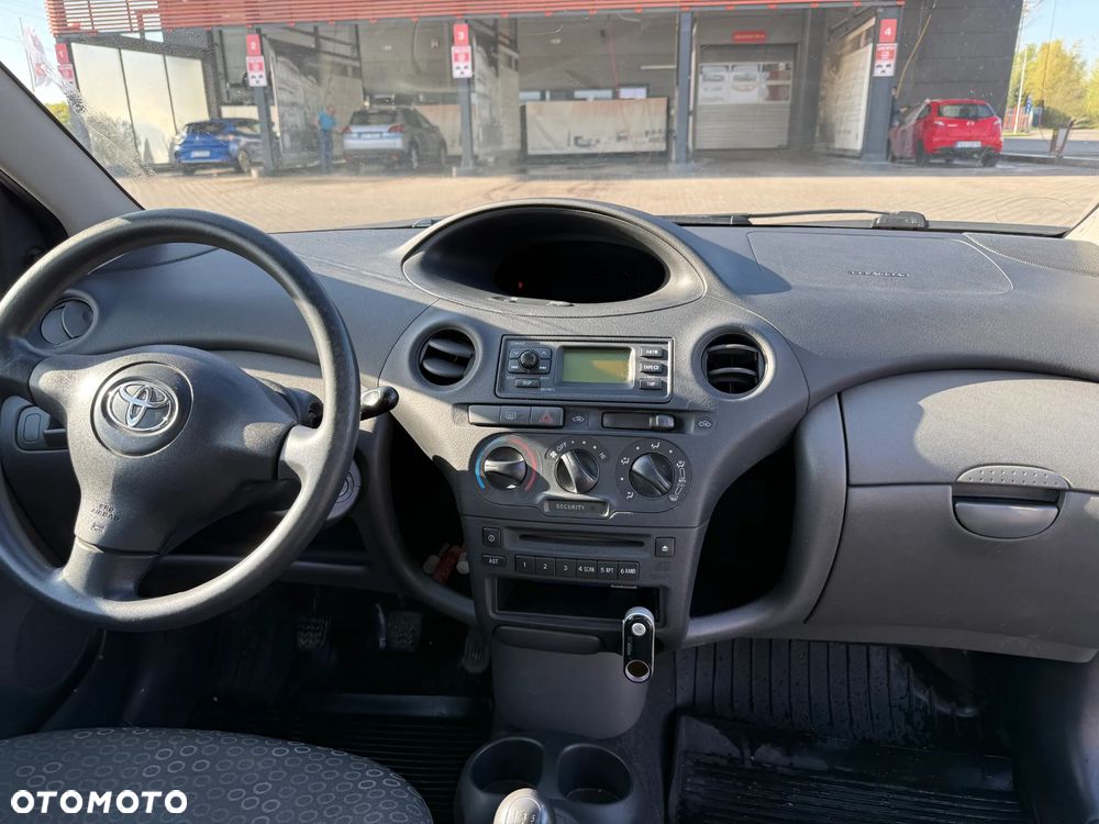 Toyota Yaris 1.0 Luna - 10