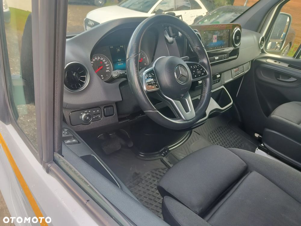 Mercedes-Benz Sprinter - 18