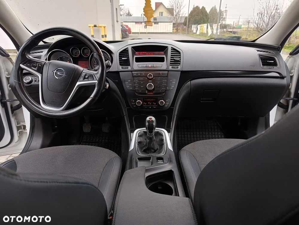 Opel Insignia - 10