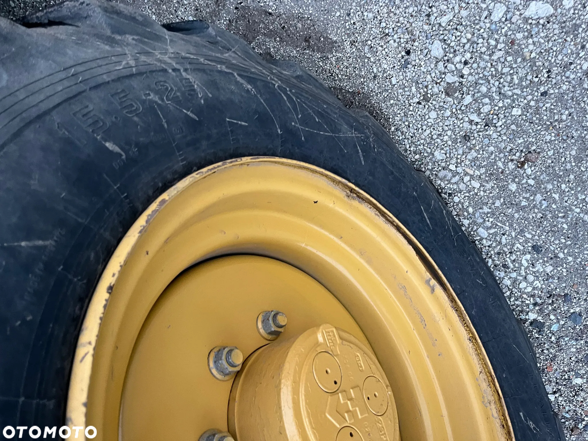 Caterpillar - 18