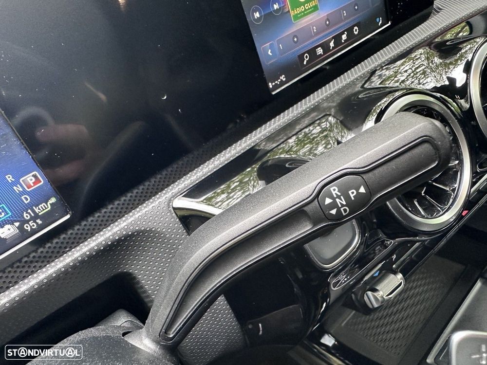 Mercedes-Benz CLA 250 e Shooting Brake AMG Line - 37