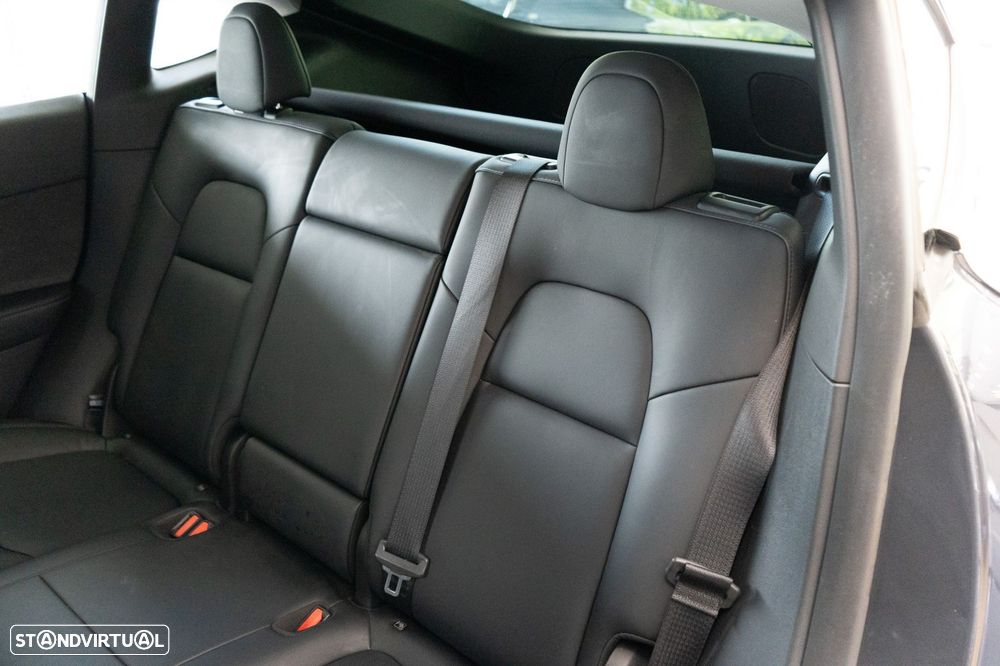 Tesla Model Y Standard RWD - 9