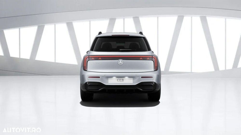 Mercedes-Benz GLB - 11