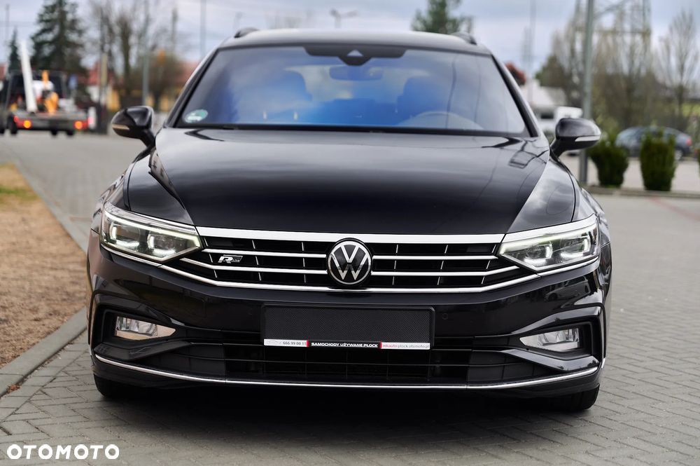 Volkswagen Passat Variant 2.0 TDI SCR DSG R-Line - 16
