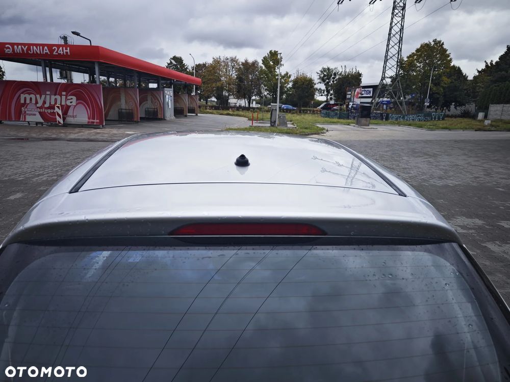 Kia Rio 1.2 L - 12
