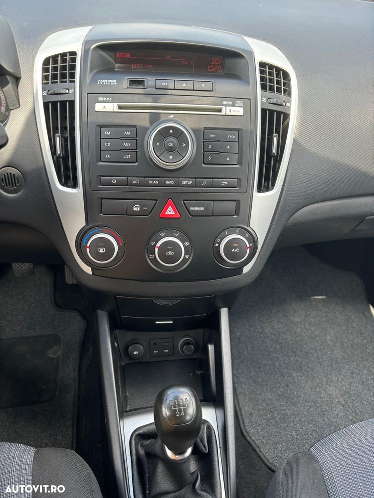 Kia Ceed 1.4 CVVT Attract - 12