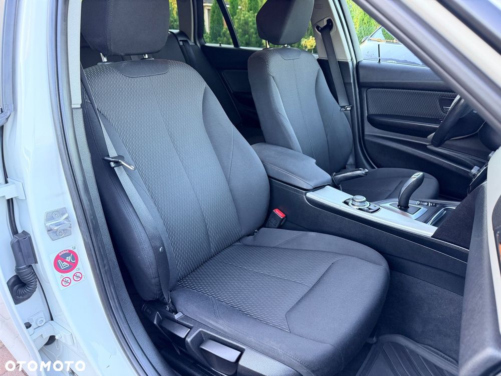 BMW Seria 3 - 32