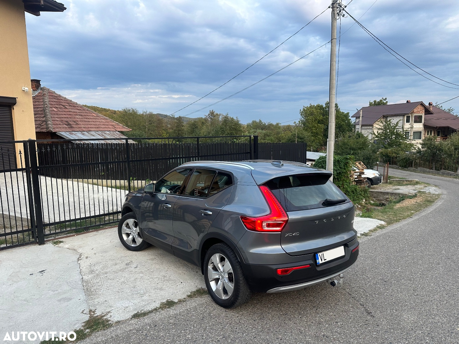 Volvo XC 40 D3 AWD Momentum Pro - 4
