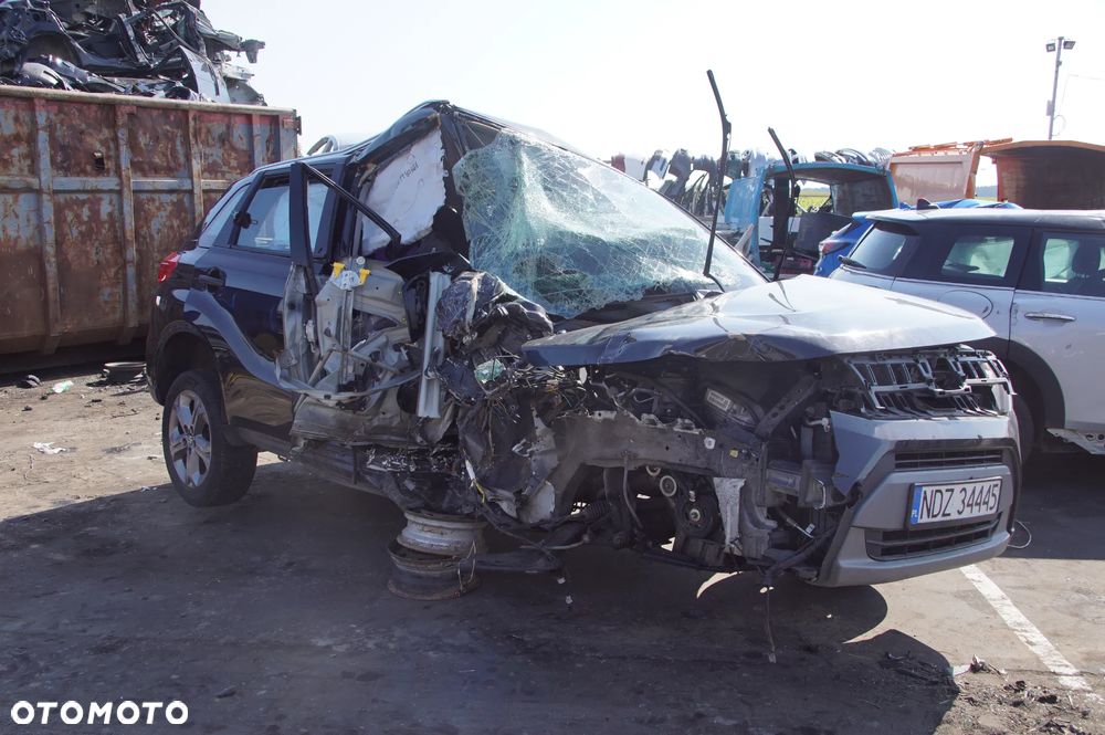 Auto na części - Suzuki Vitara II 1.6 16V 120 KM M16A 20008-54P34 ZCE 2017R Silnik Skrzynia Drzwi Szyba Błotnik Zderzak Lampa Klapa Lusterko Klamka Deska Kokpit Sterownik Moduł Czujnik Licznik Lewarek Kierownica - 10