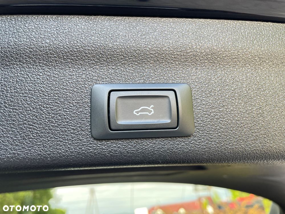 Audi A6 Avant 40 TDI quattro S tronic S line - 13
