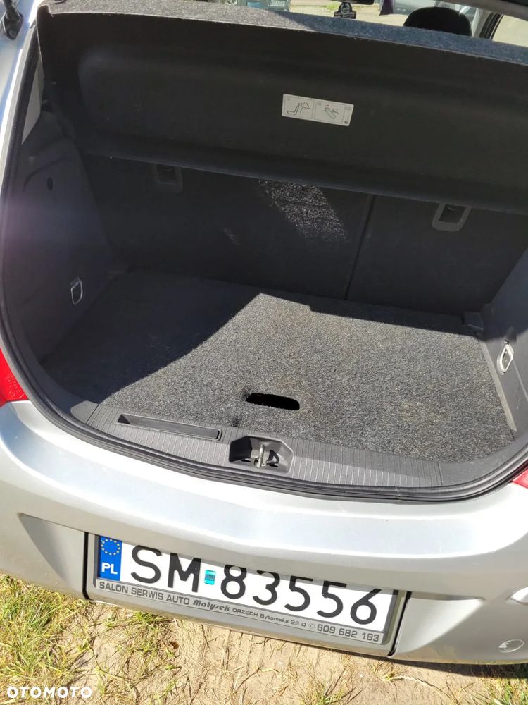Opel Corsa 1.4 16V Enjoy - 15