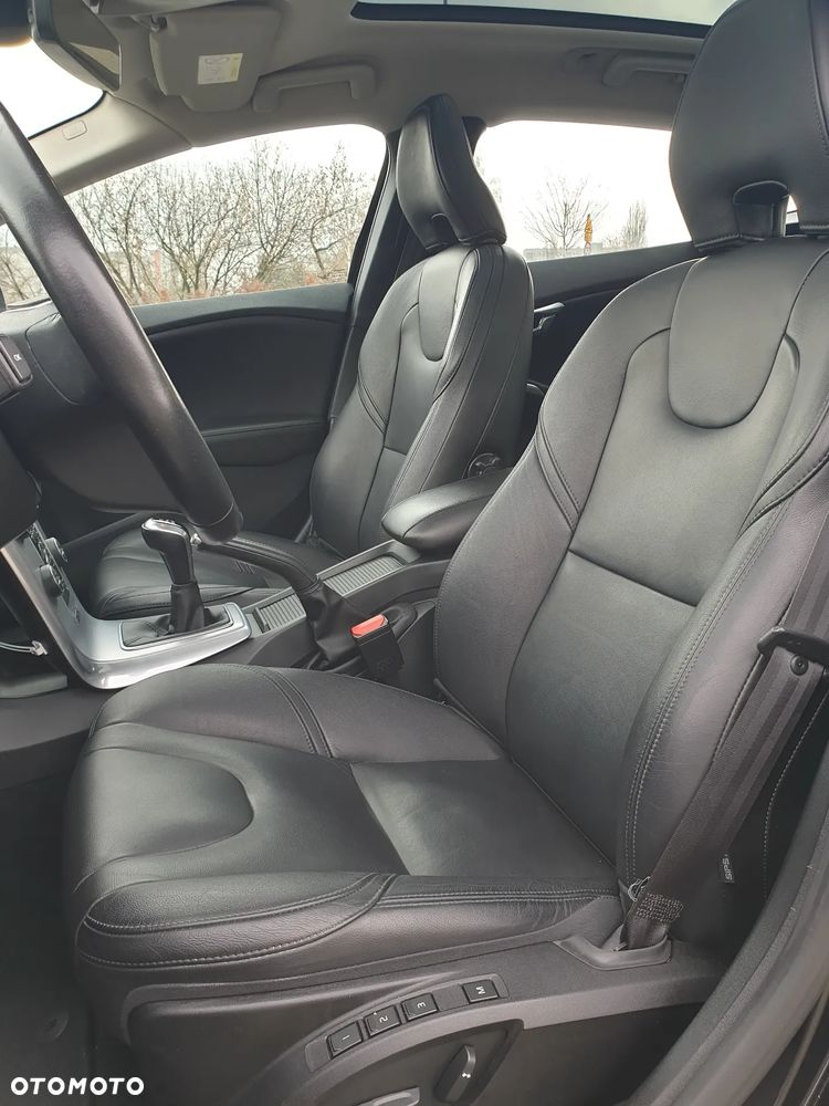 Volvo V40 D3 Inscription - 21