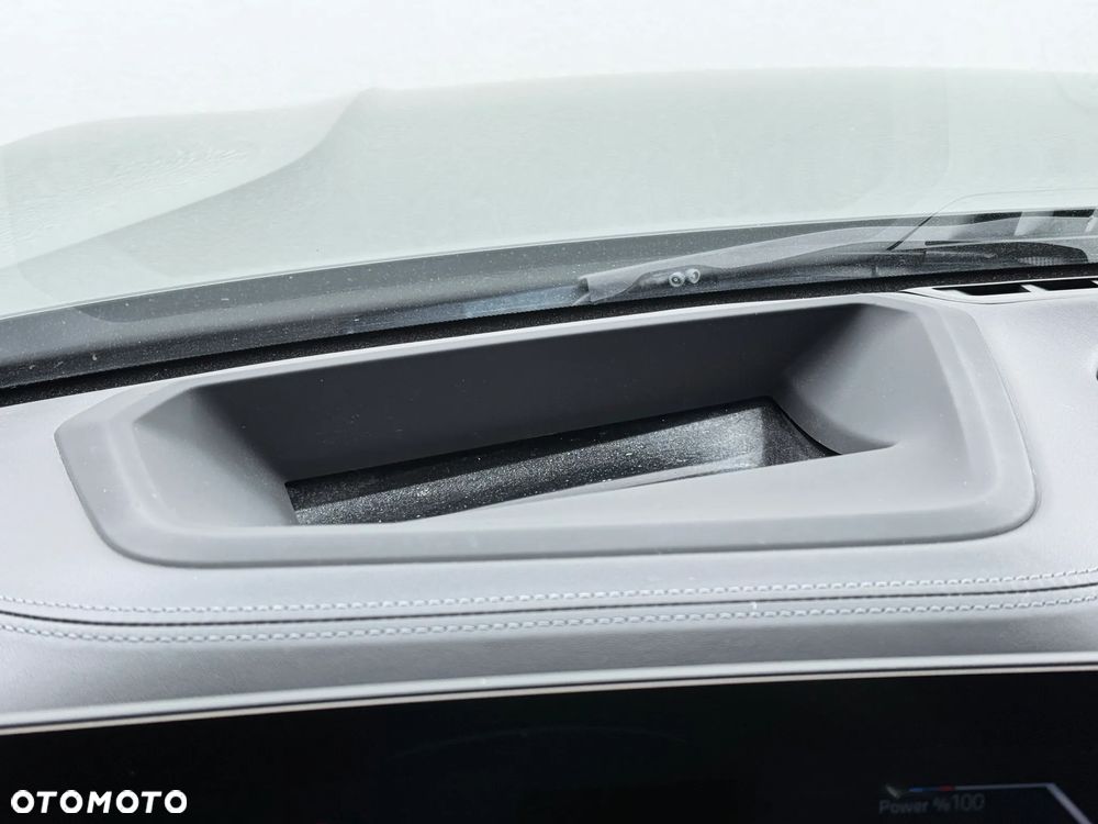 BMW Seria 3 330d xDrive M Sport - 28