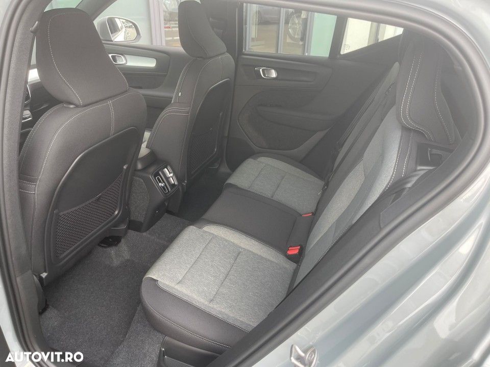 Volvo XC 40 B3 AT FWD MHEV Core - 14