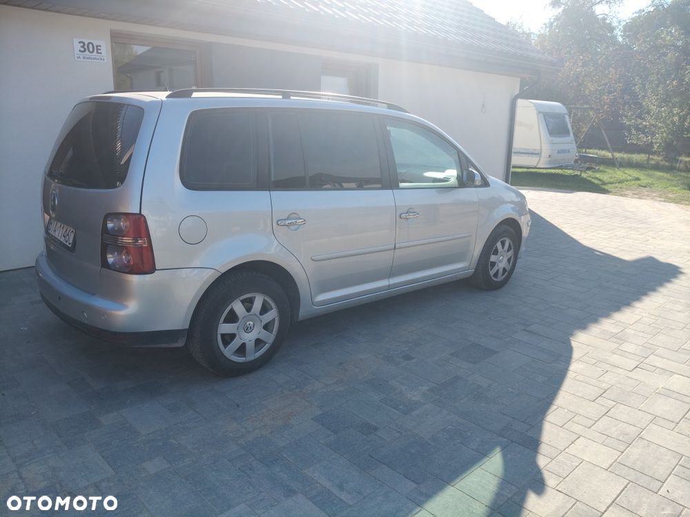 Volkswagen Touran - 6