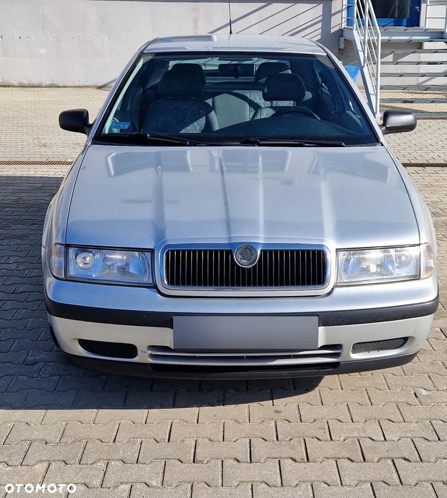 Skoda Octavia 1.6 LX - 1