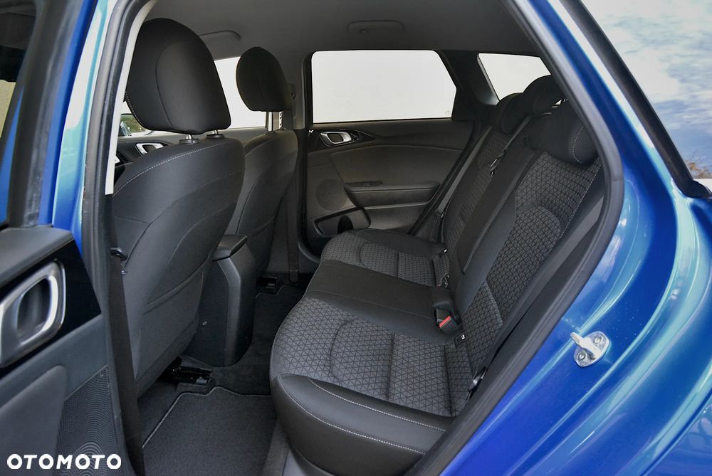 Kia Ceed - 25