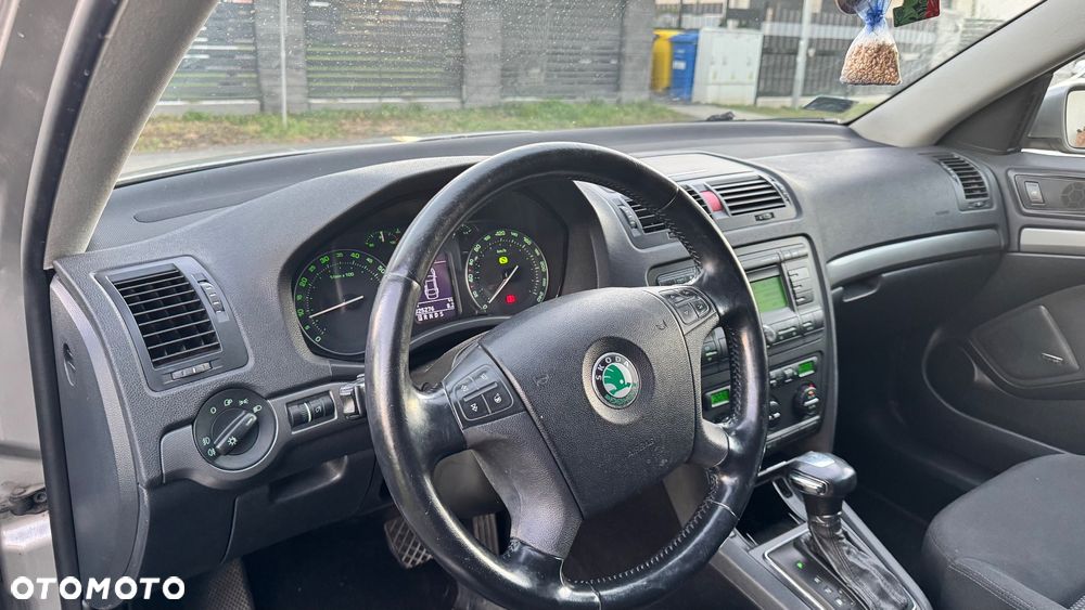 Skoda Octavia 2.0 FSI Elegance Tiptr - 12