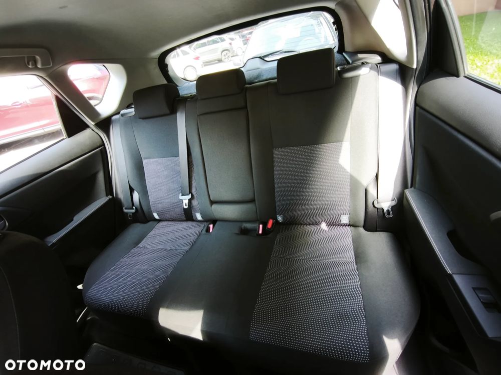 Toyota Auris 1.6 Premium Comfort - 26