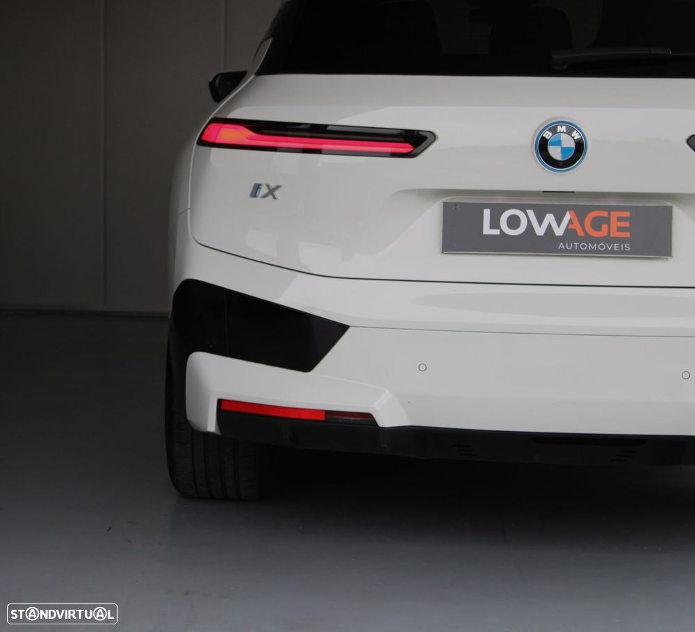 BMW iX xDrive 40 - 37