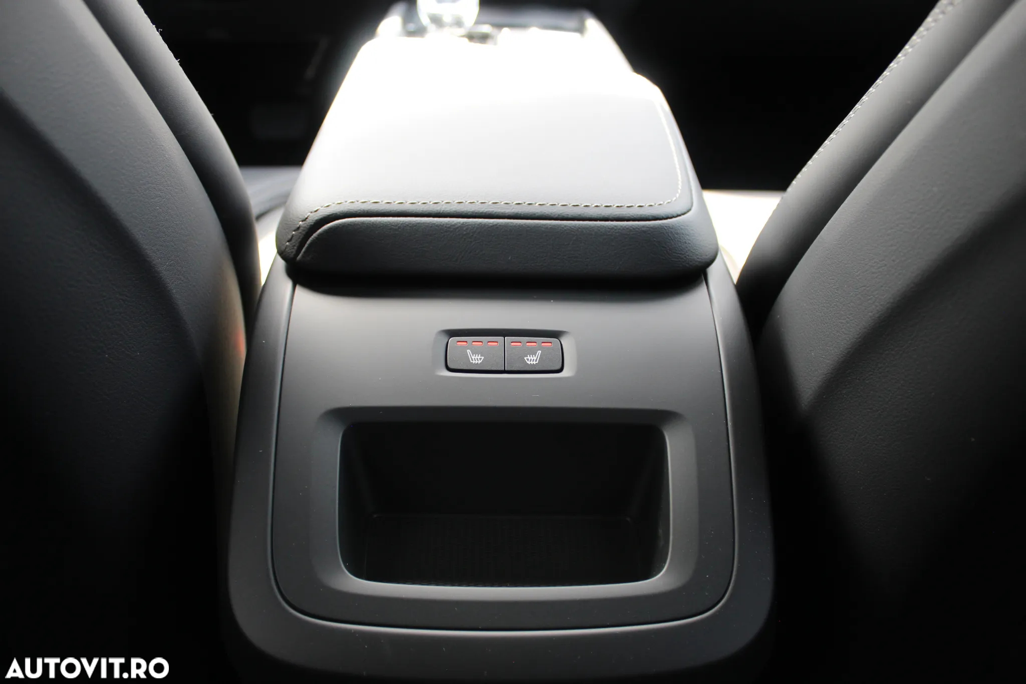 Volvo XC 60 T8 AWD AT PHEV Plus Black Edition - 24