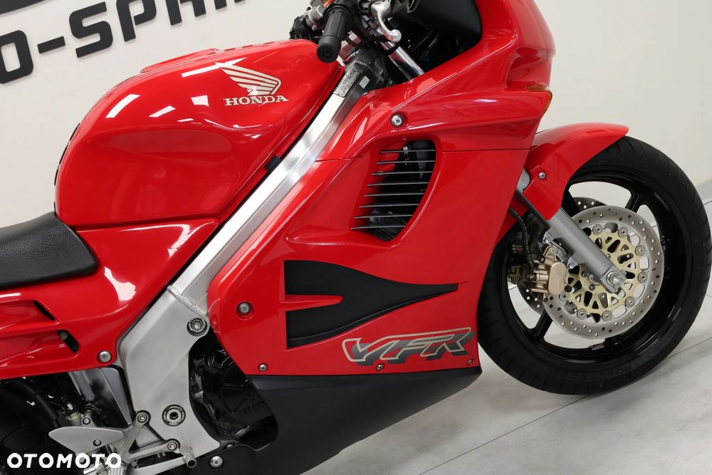 Honda VFR - 19