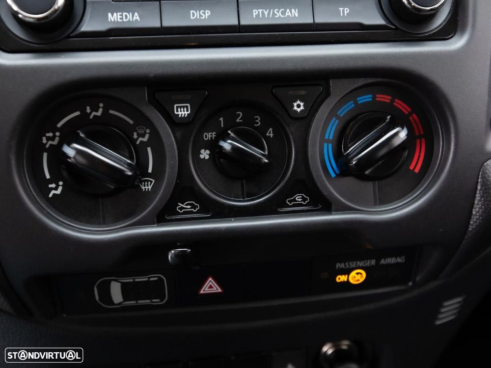 Mitsubishi L200 2.4 DI-D Club Invite 4WD c/IVA - 15