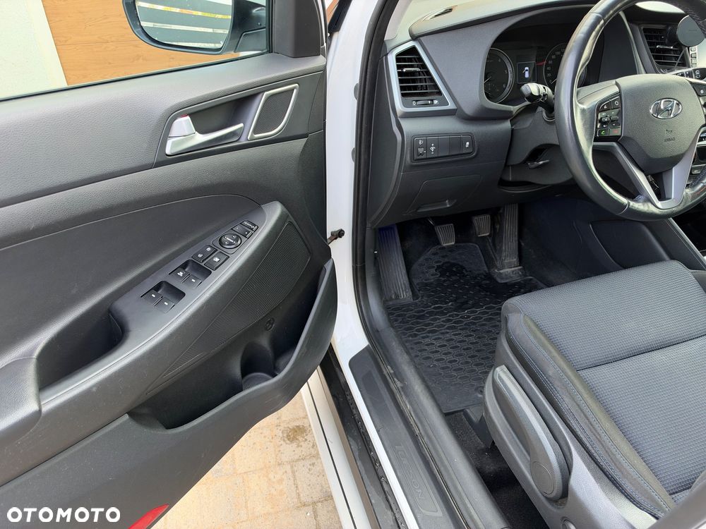 Hyundai Tucson 1.7 CRDI BlueDrive Comfort 2WD - 11