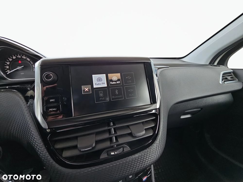 Peugeot 2008 1.2 Pure Tech Allure S&S - 25