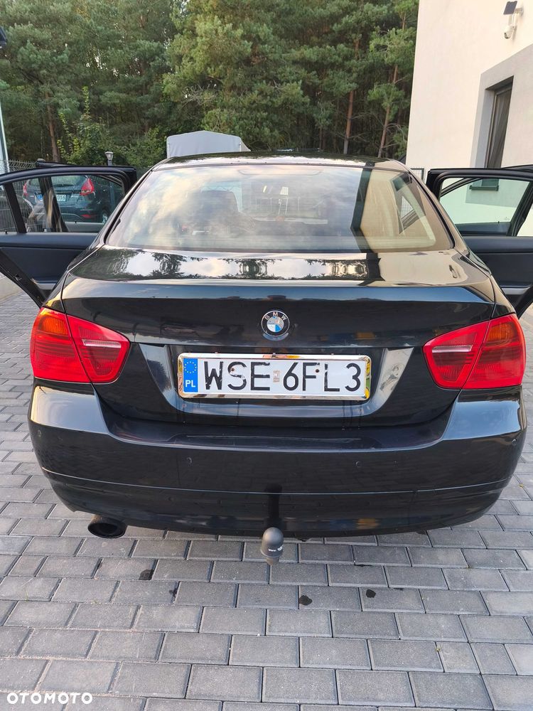 BMW 318D 2005 photo 2