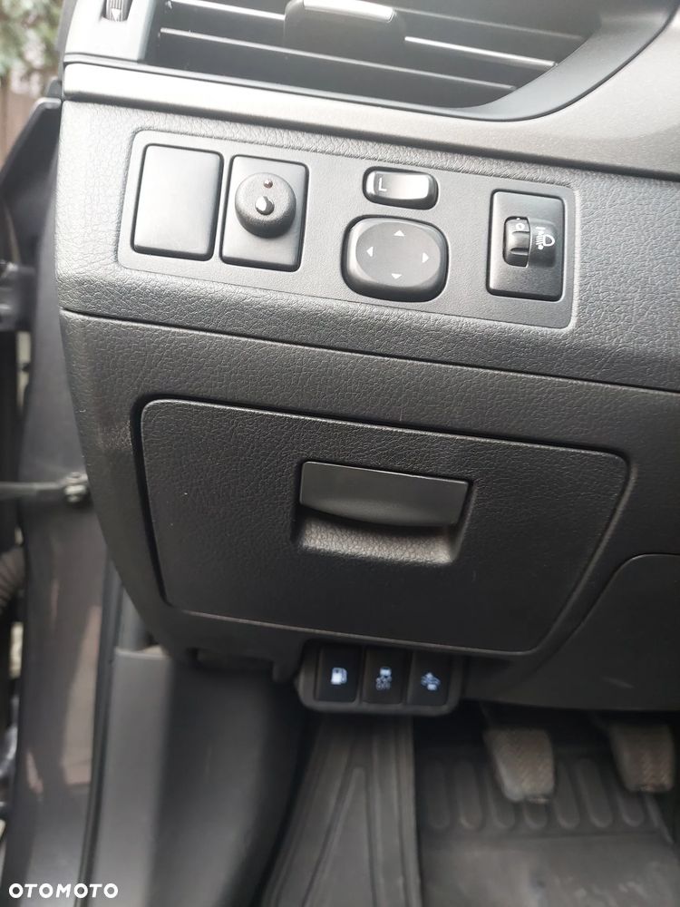 Toyota Avensis - 14