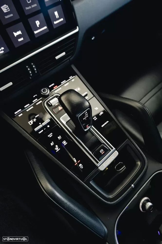 Porsche Cayenne Coupé E-Hybrid Platinum Edition - 37