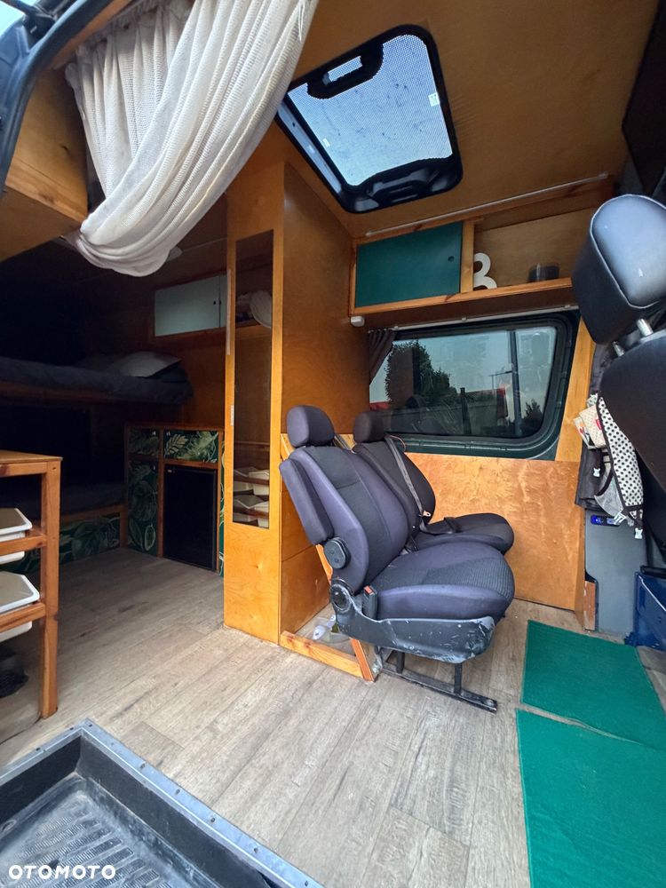Mercedes-Benz Sprinter - 19