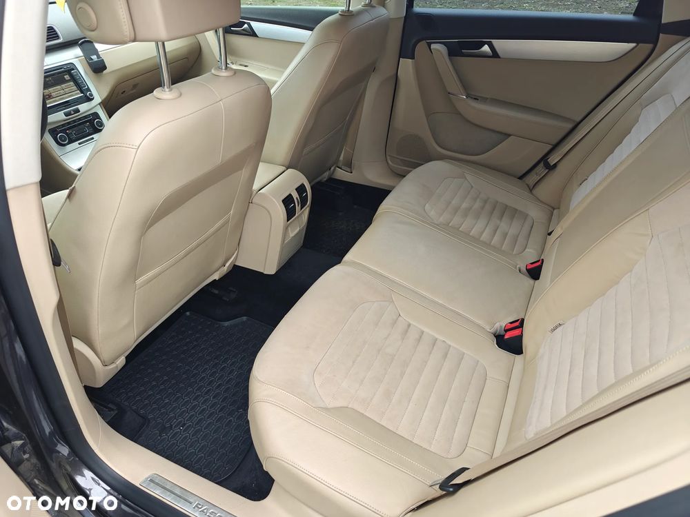 Volkswagen Passat - 8