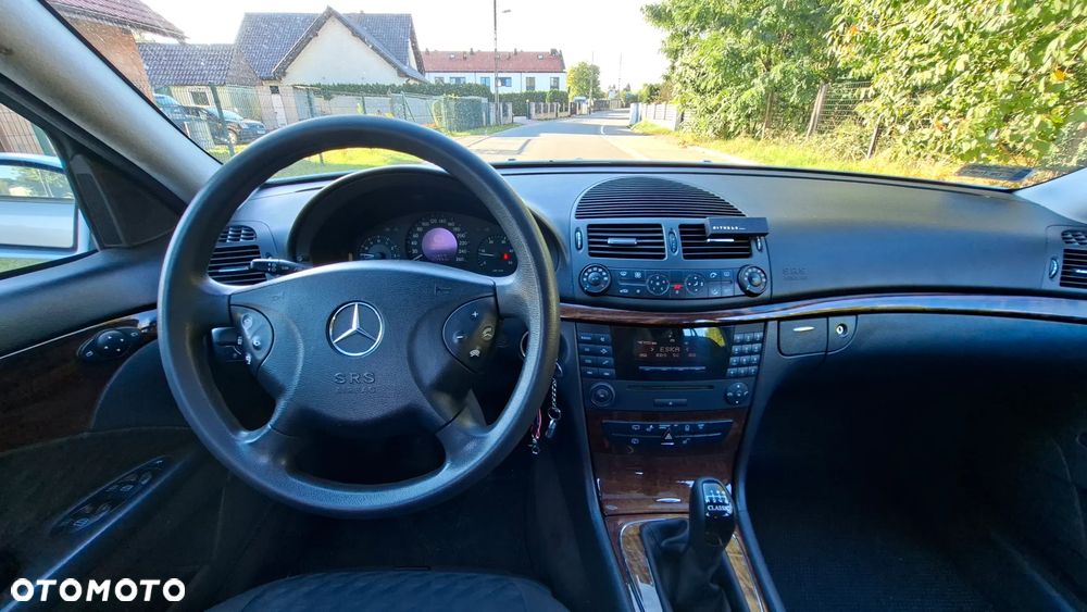 Mercedes-Benz Klasa E 220 CDI T Elegance - 19