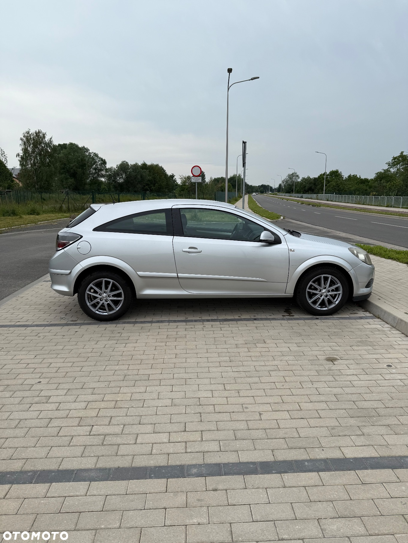 Opel Astra III GTC 1.8 Sport - 6