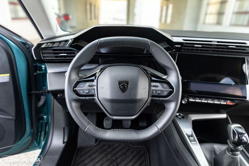 Peugeot 308 SW PureTech 130 Allure — fotografia 11