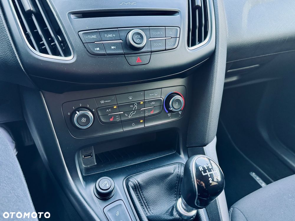 Ford Focus 1.0 EcoBoost Edition - 32